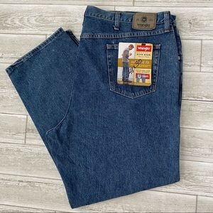 Wrangler Relaxed Fit Straight Leg Jeans 48x30 NWT